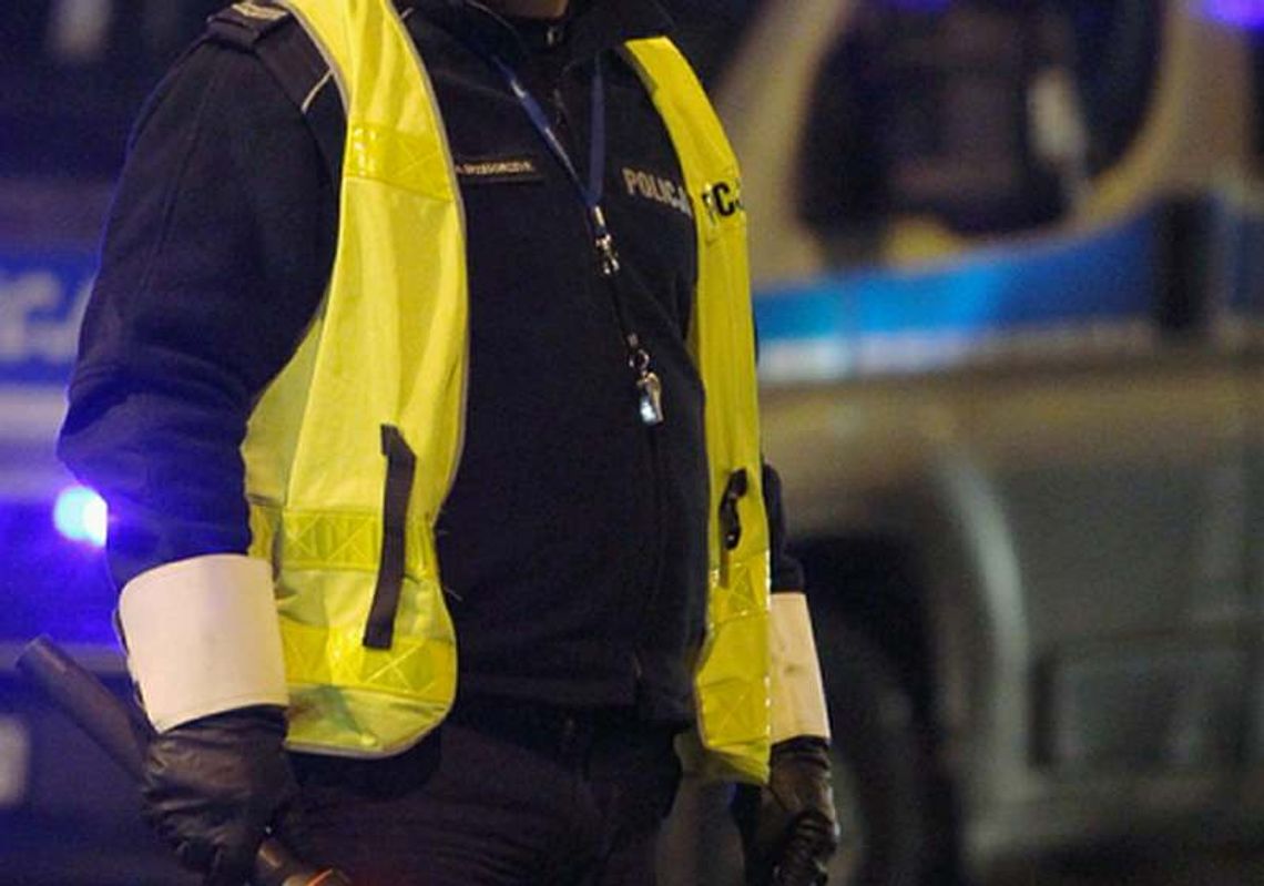 26-latek zaatakował mercedesa. Mścił się 26-latek zaatakował mercedesa. Mścił się