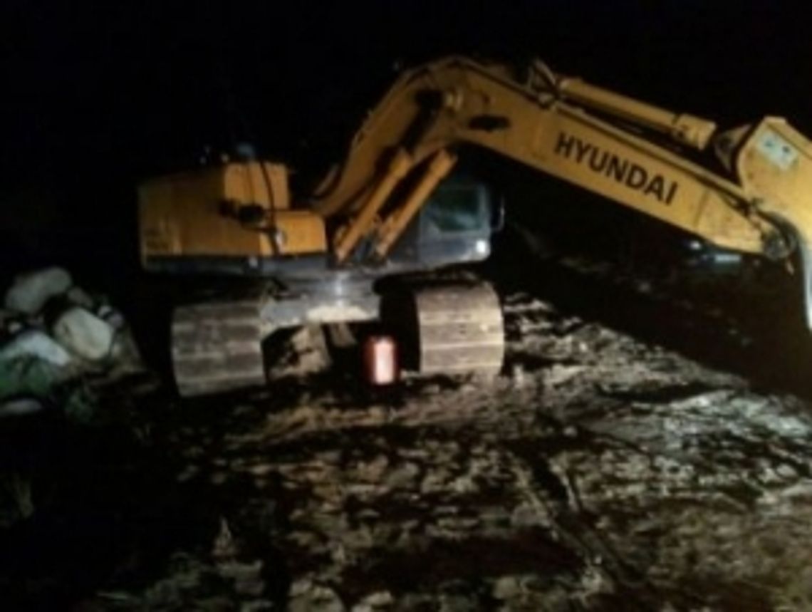 28-latek wpadł podczas kradzieży paliwa z koparki 28-latek wpadł podczas kradzieży paliwa z koparki