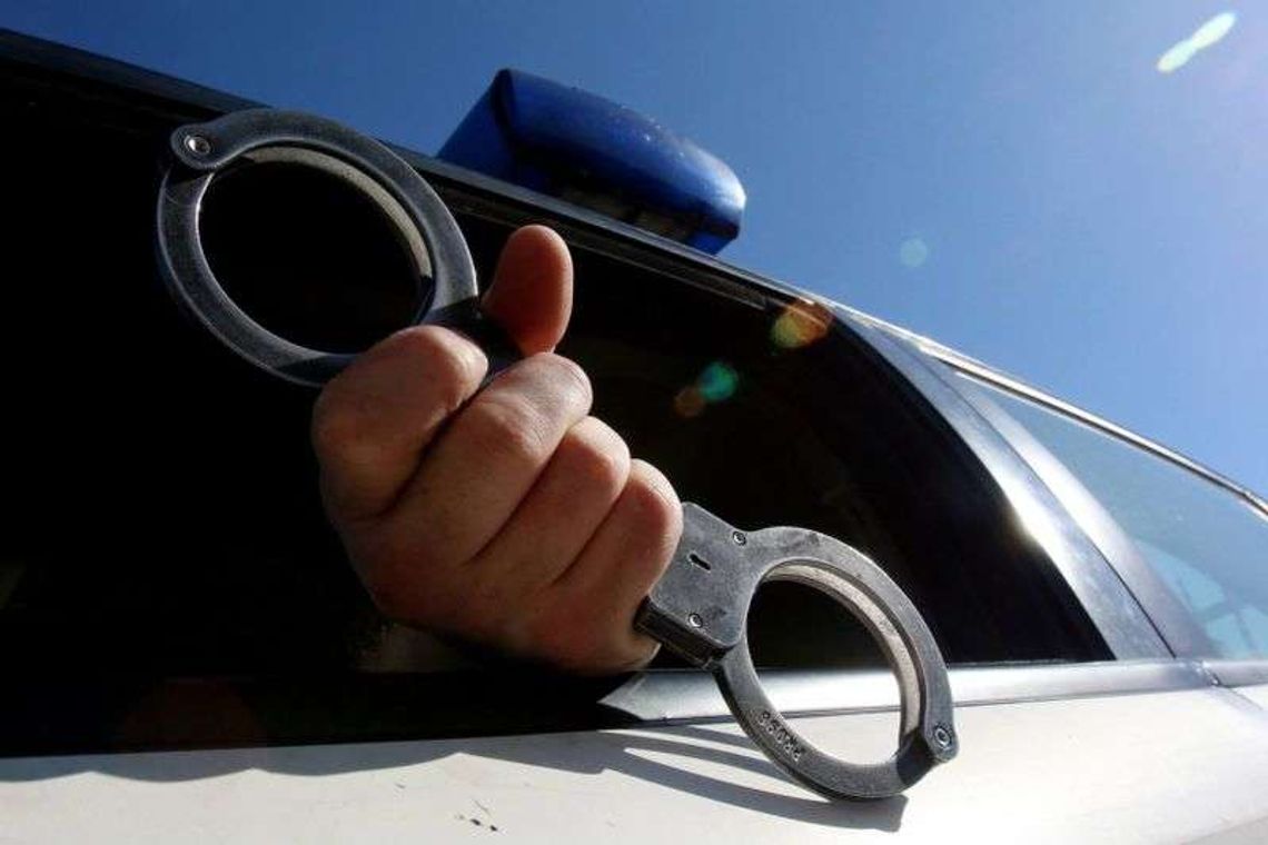 29-latek zdemolował autobus, groził policjantom i kierowcy