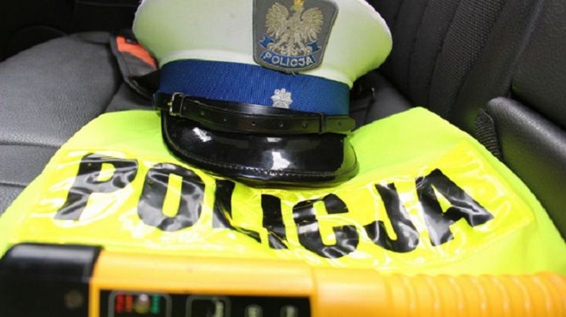 3,5 promila alkoholu, sądowy zakaz prowadzenia pojazdów. Mężczyzna złapany na jeździe po pijanemu
