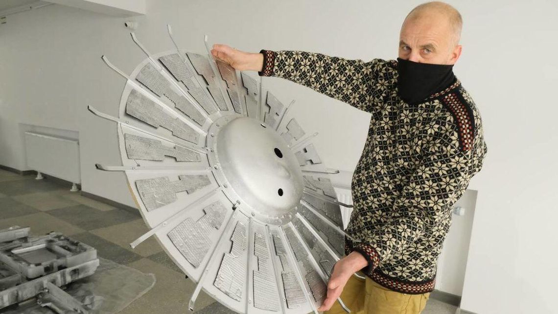 30. Mikołajki Folkowe z Lublina lecą w kosmos. Zobacz jak powstaje scenografia 30. Mikołajki Folkowe z Lublina lecą w kosmos. Zobacz jak powstaje scenografia