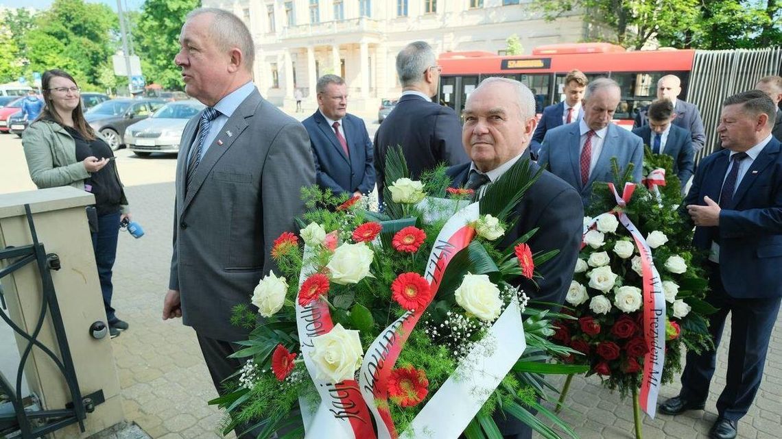 31. rocznica wyborów z 4 czerwca 1989 roku. W Lublinie złożyli kwiaty [zdjęcia]
