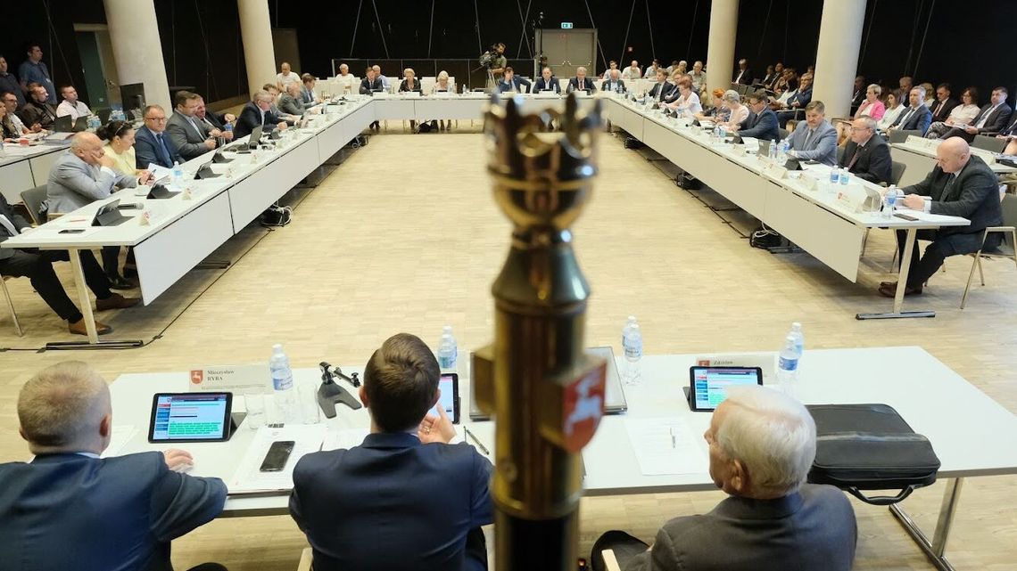 322 mln zł na drogi. Budżet województwa lubelskiego na 2022 przyjęty, ale radni są pełni obaw 