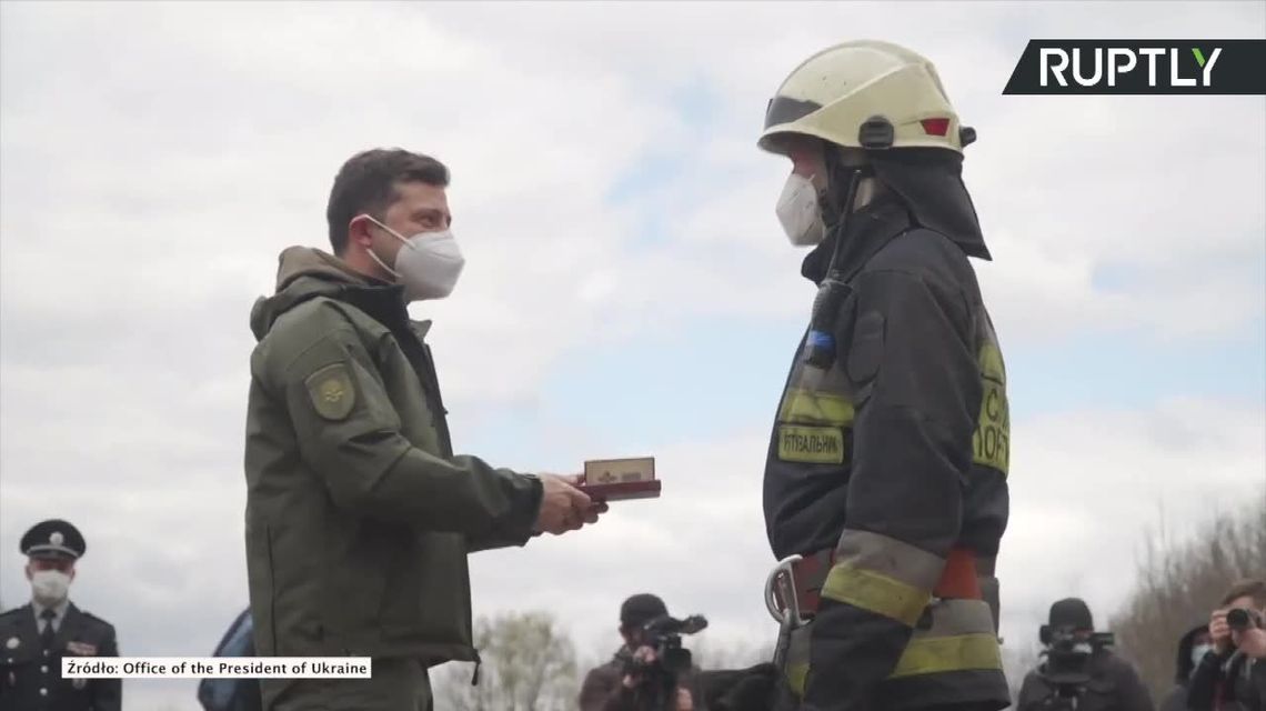 34. rocznica katastrofy w Czarnobylu. Prezydent Ukrainy oddał hołd likwidatorom i odznaczył strażaków walczących z pożarami wokół byłej elektrowni
