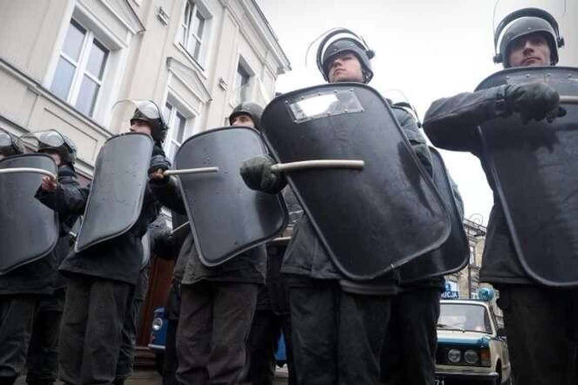 34. rocznica wprowadzenia stanu wojennego. ZOMO na ulicach (zdjęcia, wideo) 34. rocznica wprowadzenia stanu wojennego. ZOMO na ulicach (zdjęcia, wideo)