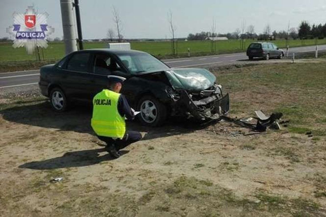 36-latek spowodował wypadek. Brat jechał mu pomóc i dachował. Obaj byli pijani