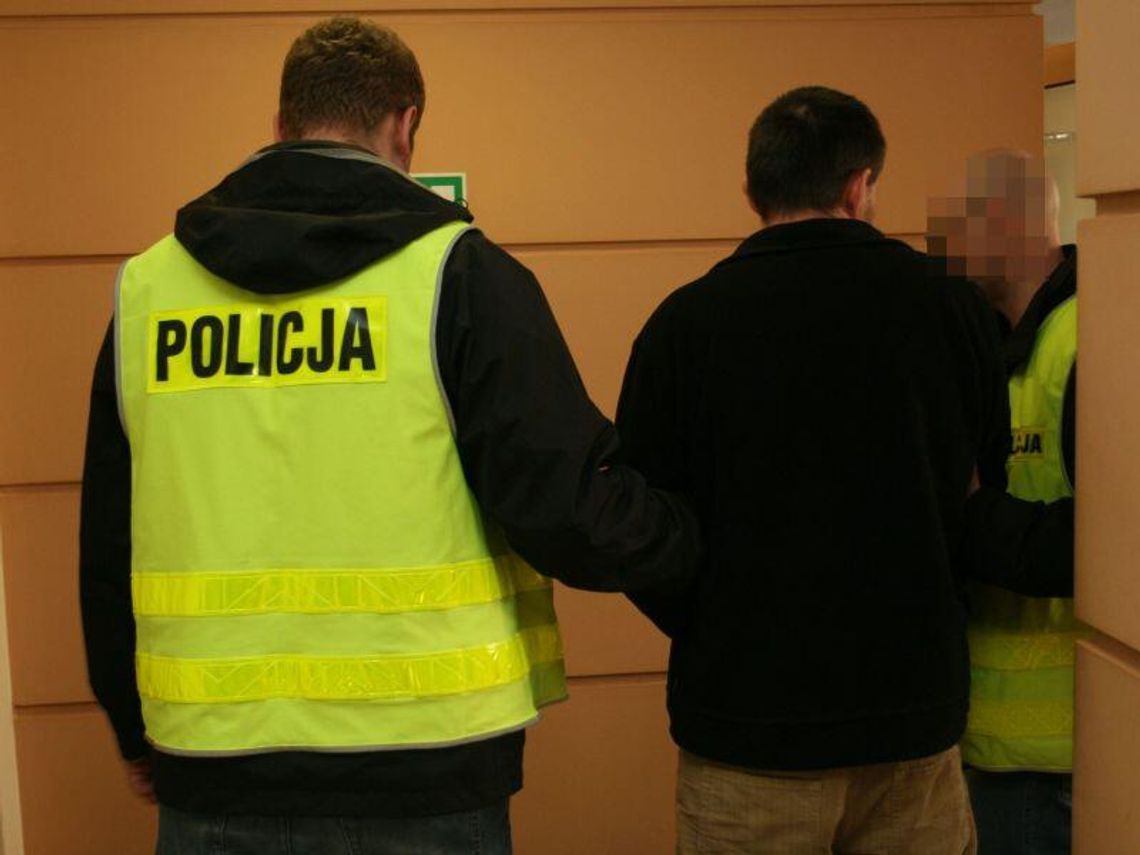38-letni lublinianin obnażał się przed dziewczynkami 38-letni lublinianin obnażał się przed dziewczynkami