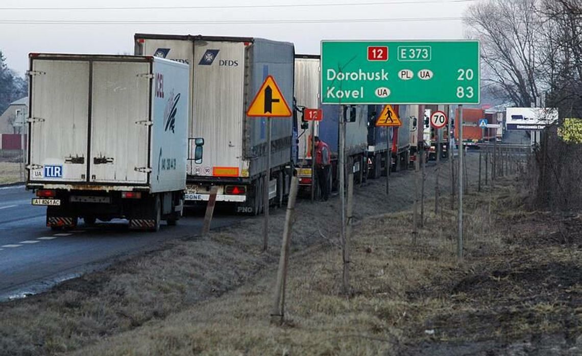 40-godzinne kolejki na granicy. \"To nie strajk, to święta\"