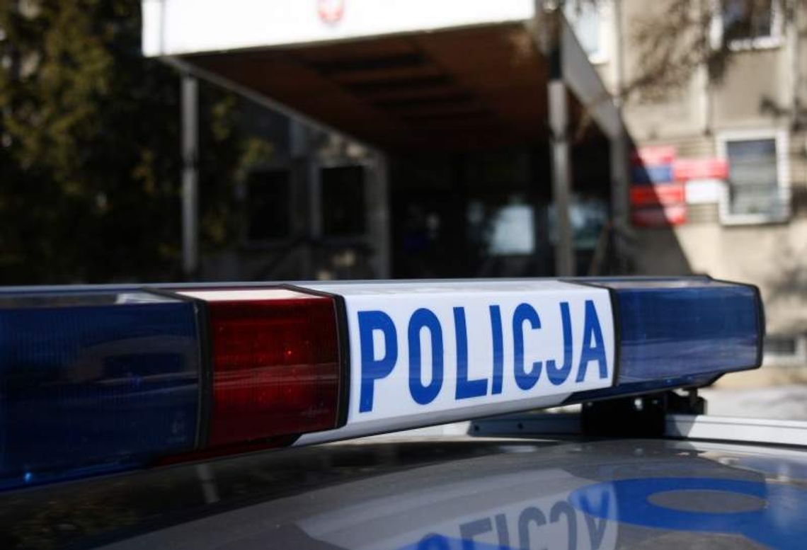 40-latek znęcał się nad rodzicami. Zaatakował nożem dla papierosów