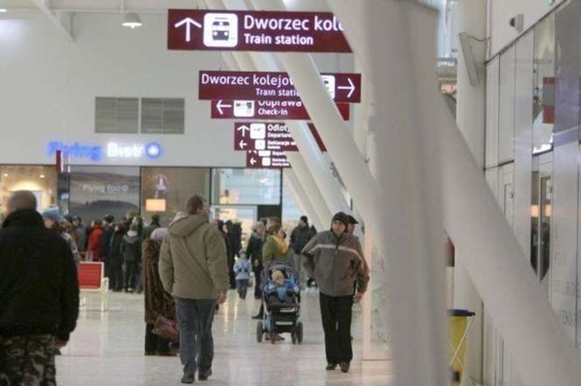 400 tys. pasażerów, nowe kierunki i rozbudowa. Plany lotniska na 2016 r.