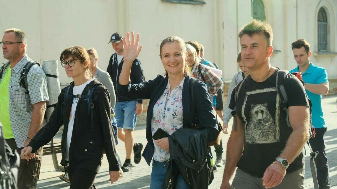 43. Lubelska Piesza Pielgrzymka jest już na trasie. Pątnicy będą szli w grupach [zdjęcia]