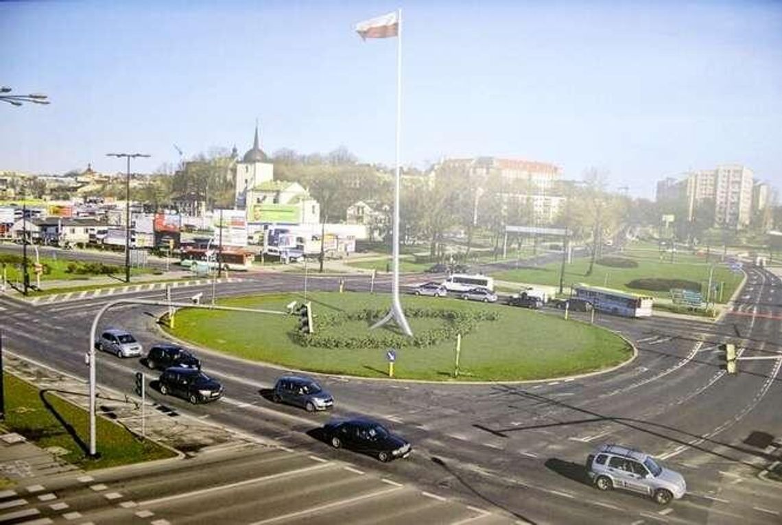 45-metrowy maszt z flagą stanie na rondzie przy Zamku?