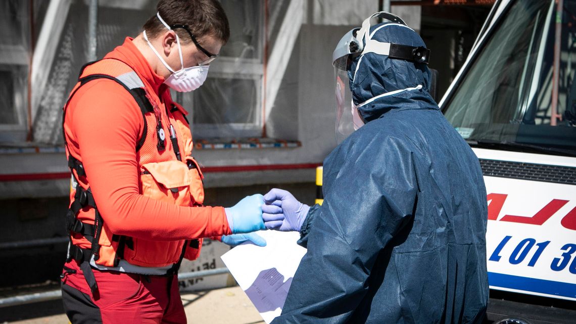 4765 nowych zakażeń koronawirusem w Polsce. Zmarło 421 chorych 