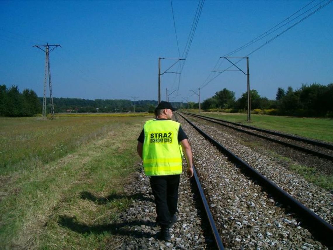 49-latek leżał na torach i nie chciał zejść 49-latek leżał na torach i nie chciał zejść