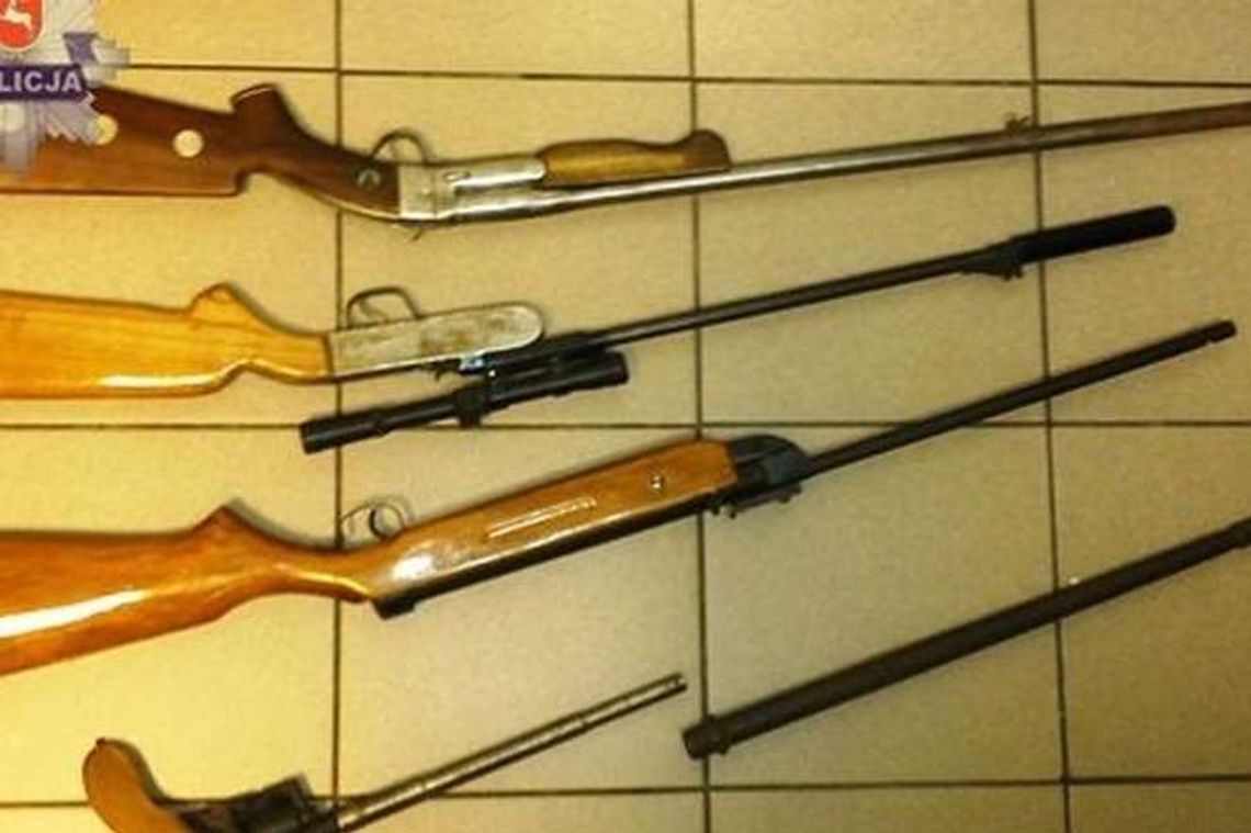 50-latek miał broń bez zezwolenia w mieszkaniu