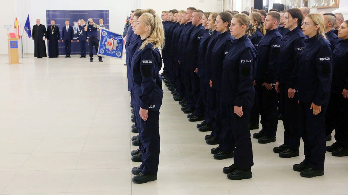 50 mężczyzn i 20 kobiet. Oto nowi lubelscy policjanci 50 mężczyzn i 20 kobiet. Oto nowi lubelscy policjanci