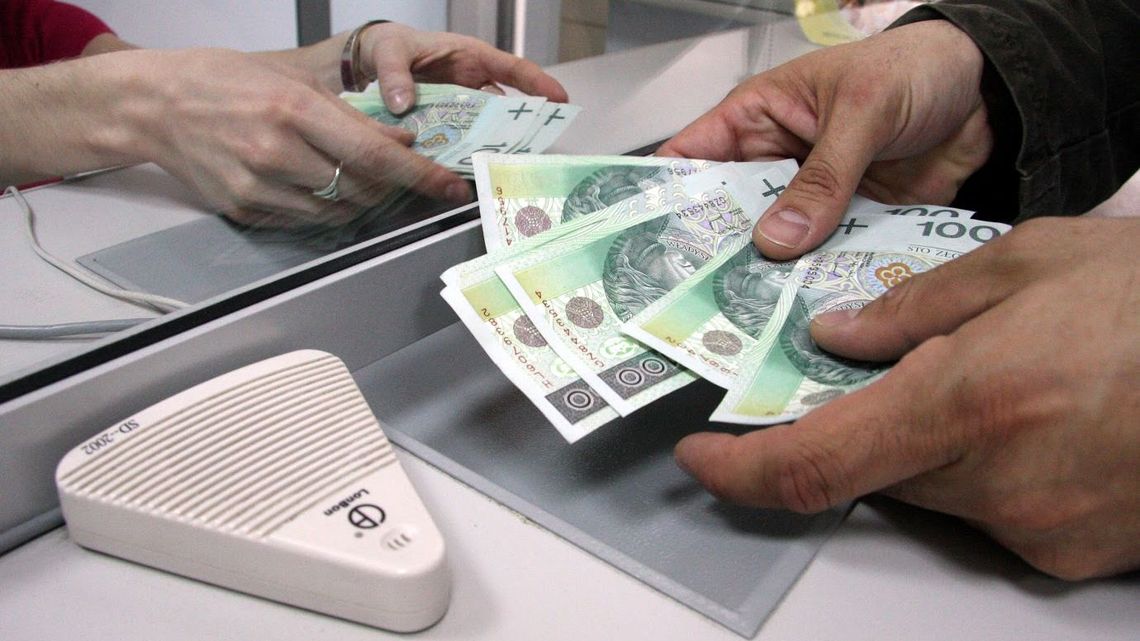 500 plus na pierwsze dziecko. Zmiany w programie, nowe zasady. Kiedy wypłacą pieniądze? 500 plus na pierwsze dziecko. Zmiany w programie, nowe zasady. Kiedy wypłacą pieniądze?