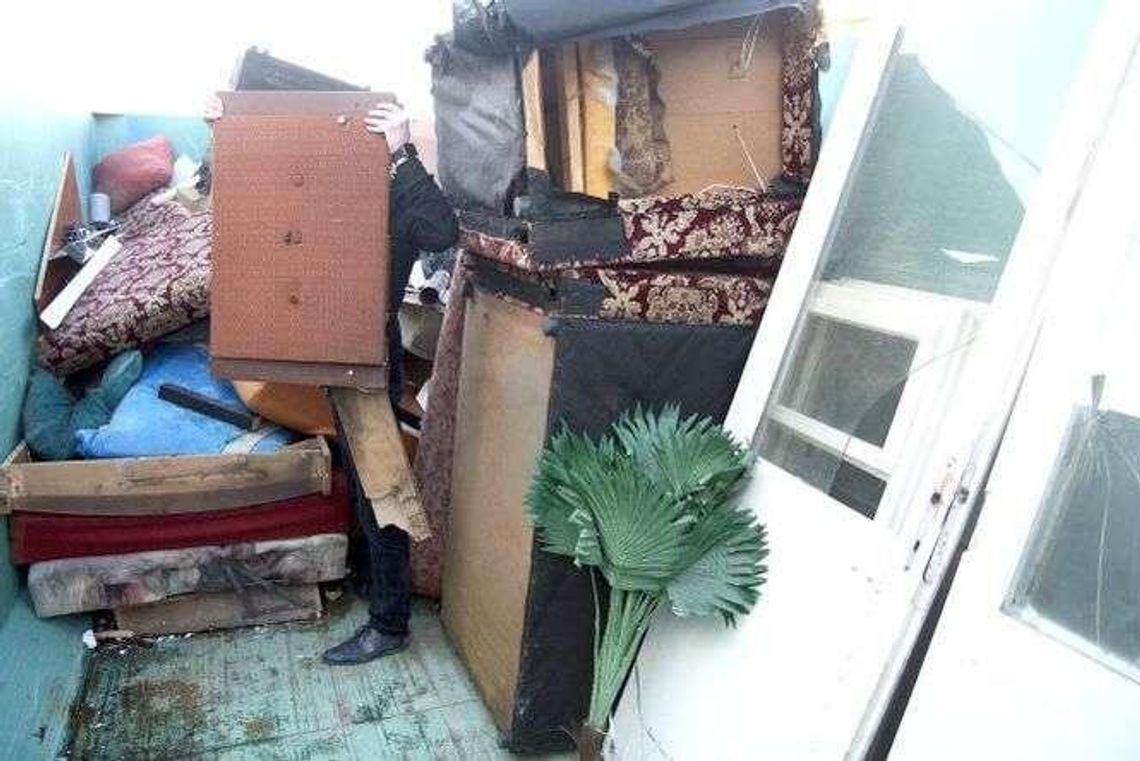 "500 plus" w dom, a rupiecie na złom. Polacy kupują więcej mebli, stare wyrzucają