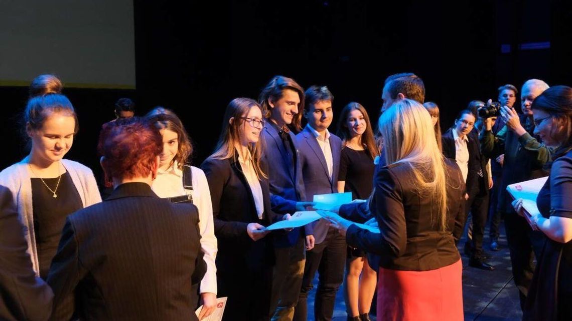 500 uczniów z całej Lubelszczyzny otrzymało stypendia marszałka województwa [zdjęcia]