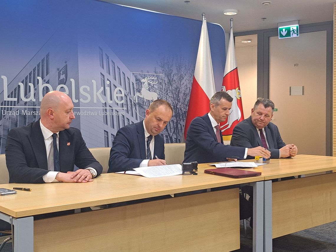 Ponad 5 kilometrów dróg wojewódzkich do remontu. Samorząd województwa podpisał umowy za 4,3 mln zł