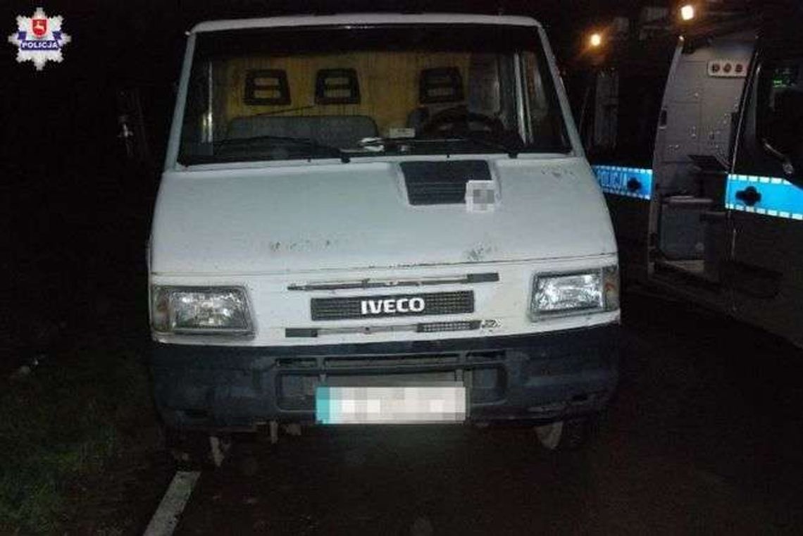 54-latek leżał na drodze, przejechał po nim samochód. Mężczyzna zmarł 