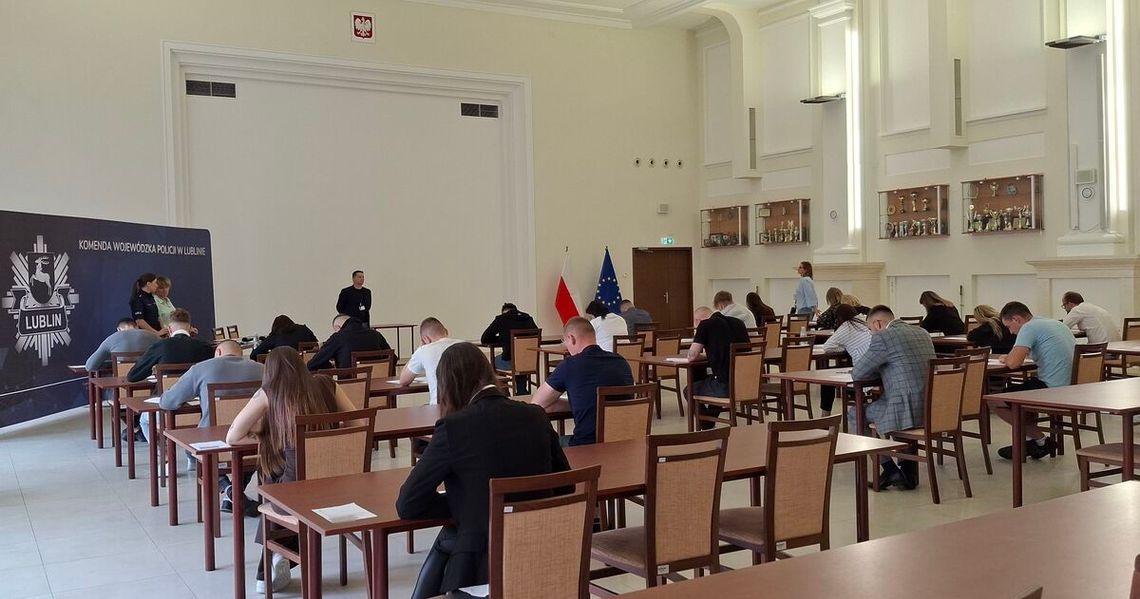 58 śmiałków chce założyć policyjny mundur. Trwa rekrutacja do lubelskiego garnizonu