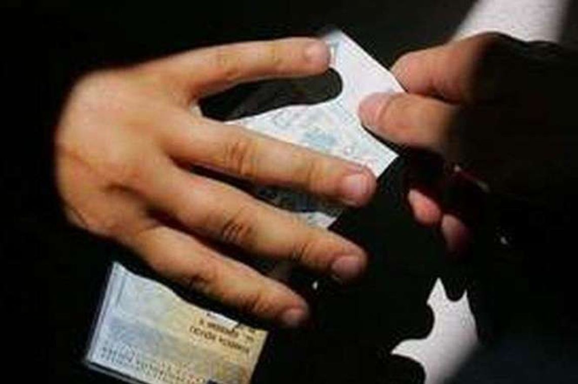 600 euro dla policjantów z drogówki. Przeliczył się