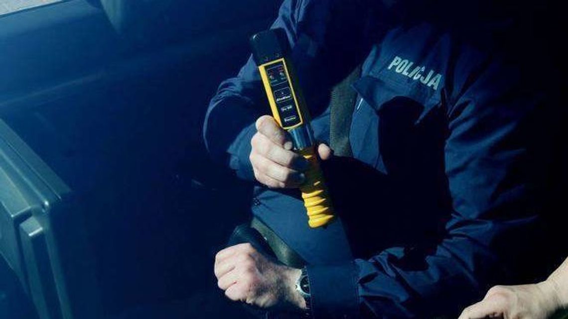 61-latek na podwójnym gazie bez prawa jazdy. Lista przewinień jest dłuższa 