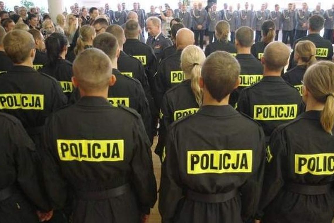 65 nowych policjantów w lubelskiej policji. Dzisiaj ślubowali (zdjęcia)
