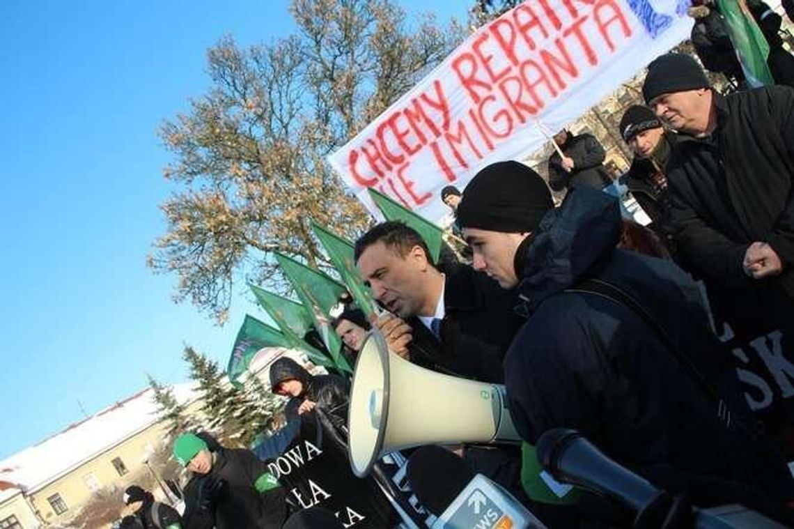 65 uchodźców z Grecji i 35 z Włoch przyjedzie nie do Białej Podlaskiej, tylko pod Warszawę