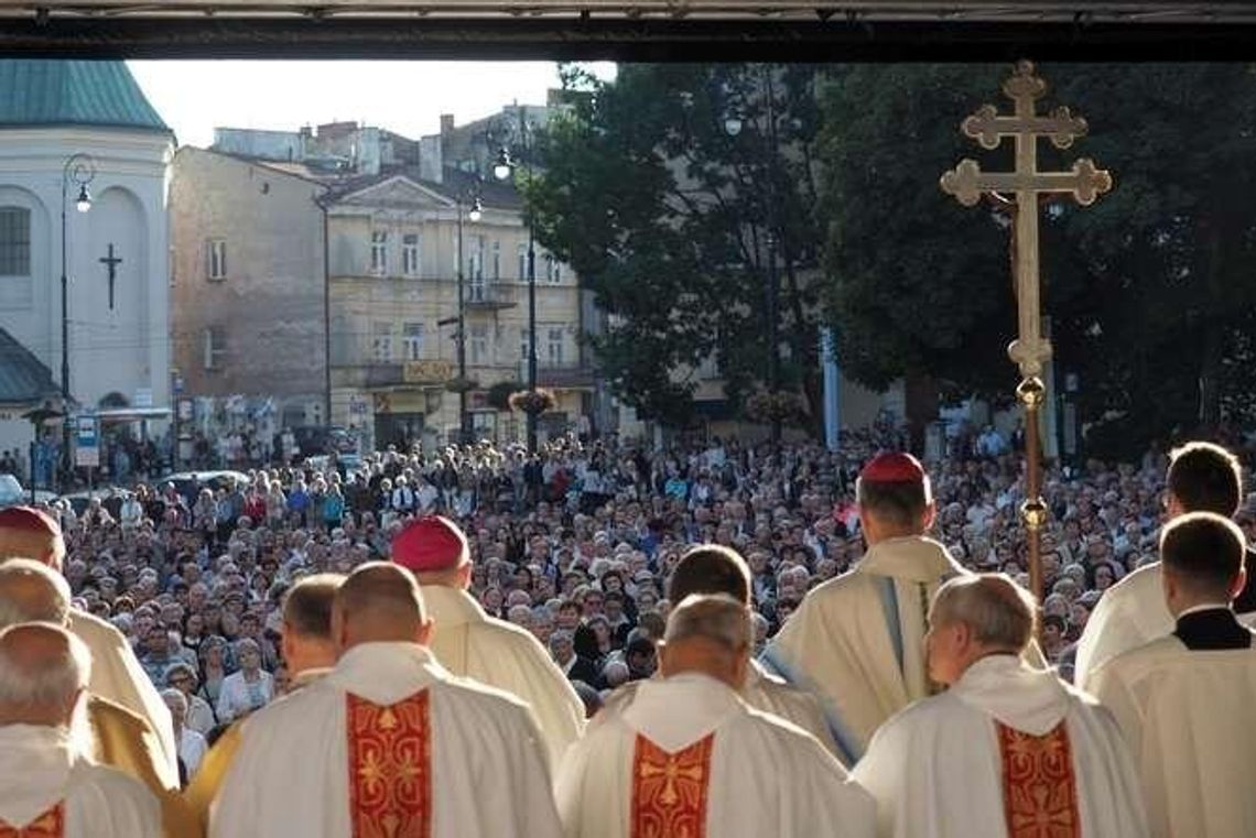 67. rocznica "cudu lubelskiego". Msza pontyfikalna w Lublinie (zdjęcia)