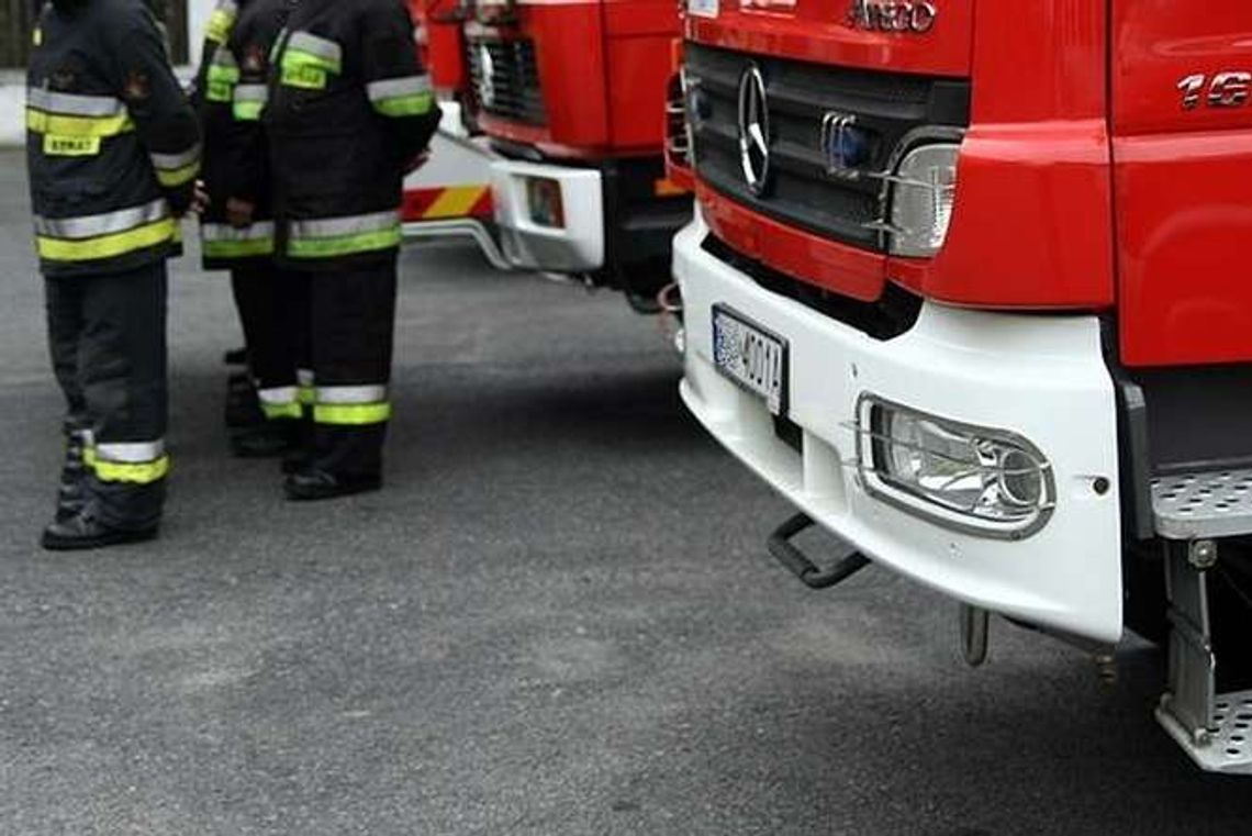 7-letnie dziecko na wycieczce wypadło z wozu strażackiego 7-letnie dziecko na wycieczce wypadło z wozu strażackiego