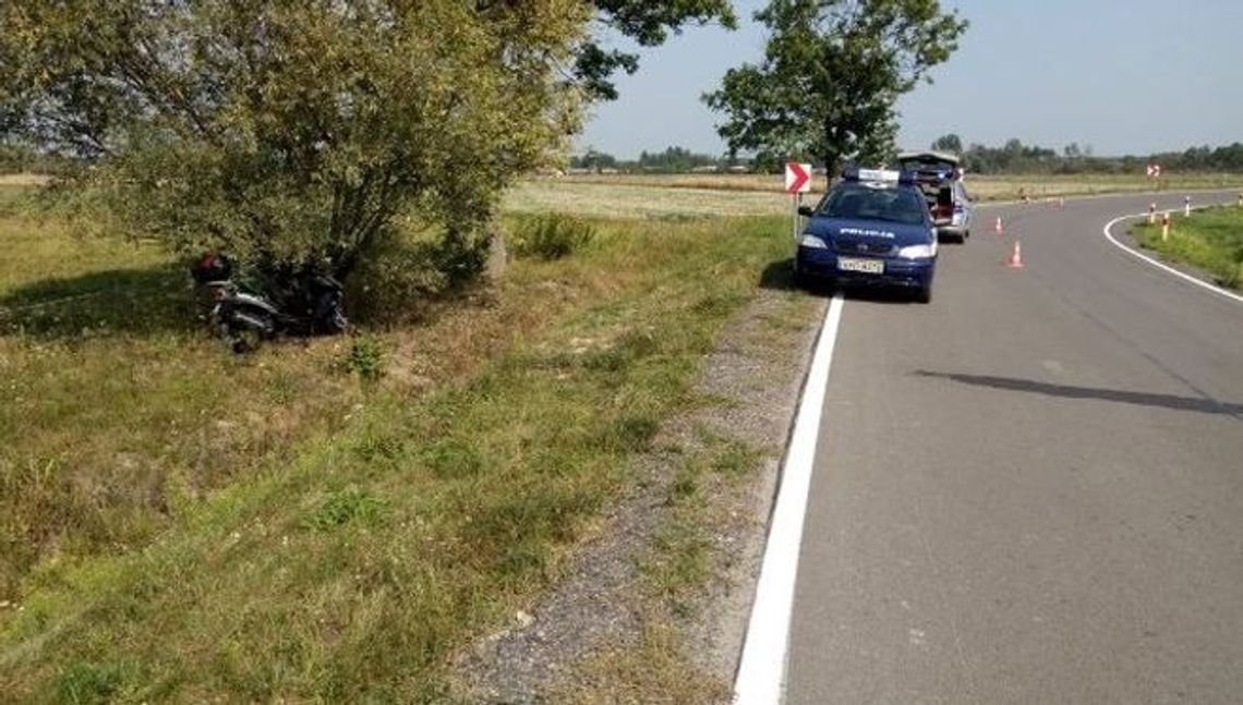 70-latek na romecie wpadł do rowu. Był pijany