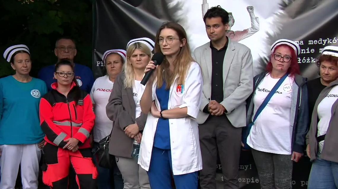 "80 proc. wizyty lekarskiej to uzupełnianie dokumentacji". Lekarze z "białego miasteczka" o biurokracji w systemie ochrony zdrowia