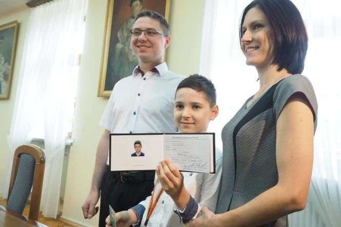 9-latek z Lublina na studiach. Kamil Wroński odebrał dzisiaj indeks Politechniki Lubelskiej 9-latek z Lublina na studiach. Kamil Wroński odebrał dzisiaj indeks Politechniki Lubelskiej