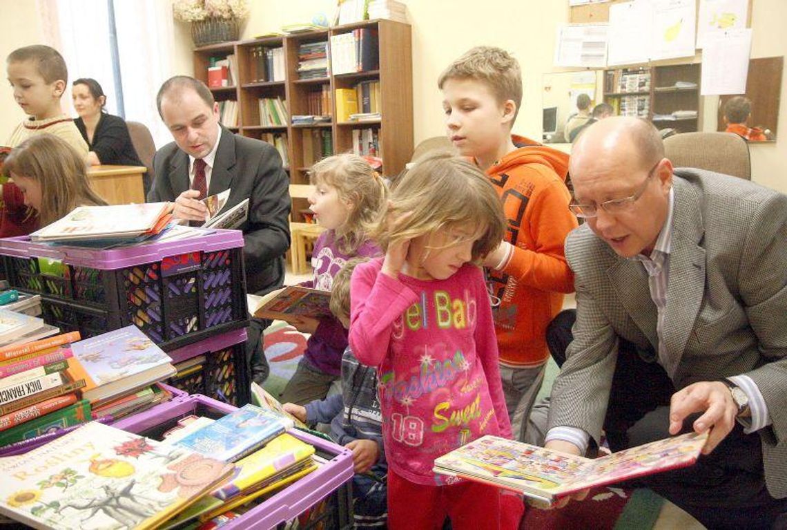 900 książek w prezencie
