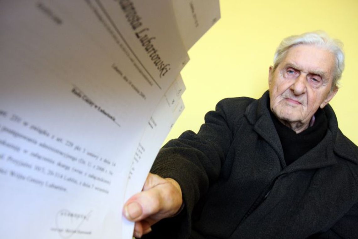 92-latek od lat próbuje oddać działkę w dobre ręce. Nikt jej nie chce