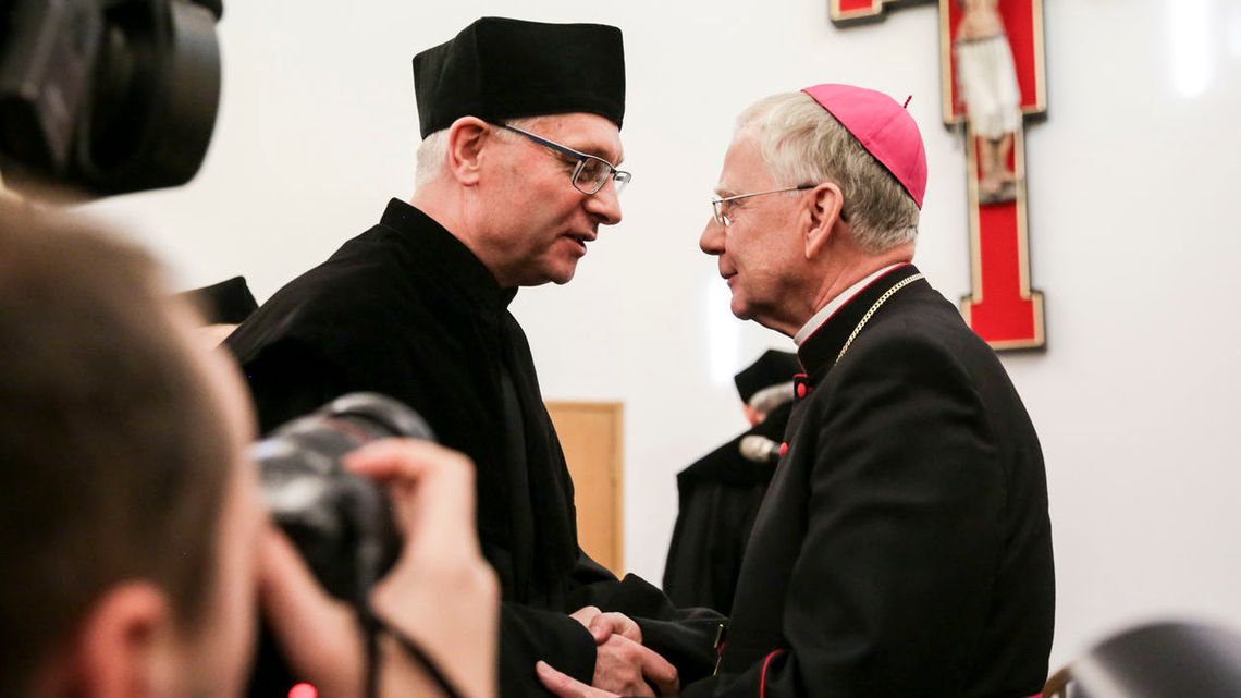 Abp Jędraszewski odebrał nagrodę na KUL. „Wielu ludzi w Polsce cieszy się, że mamy takiego odważnego biskupa” [zdjęcia]