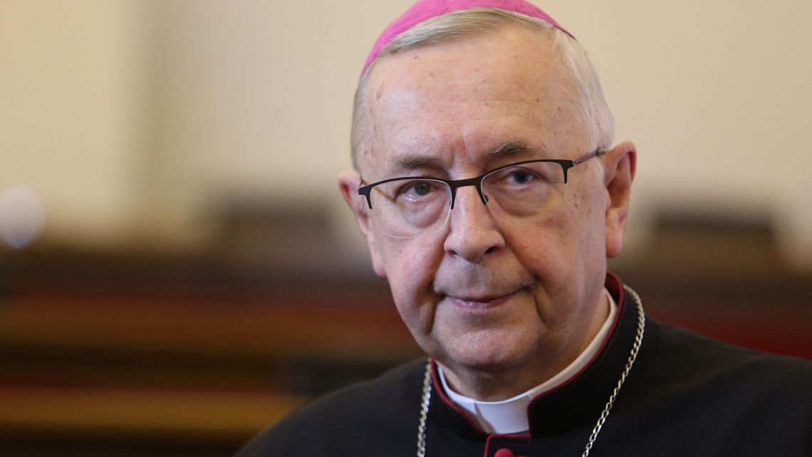 Abp Stanisław Gądecki apeluje o przestrzeganie zaleceń służb. "Epidemia się nie skończyła" Abp Stanisław Gądecki apeluje o przestrzeganie zaleceń służb. "Epidemia się nie skończyła"