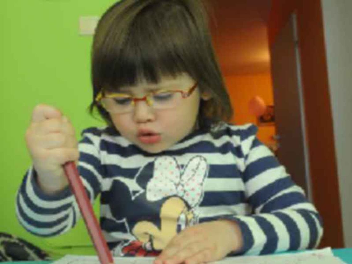 Absurd. Kazali 3-letniej dziewczynce napisać upoważnienie