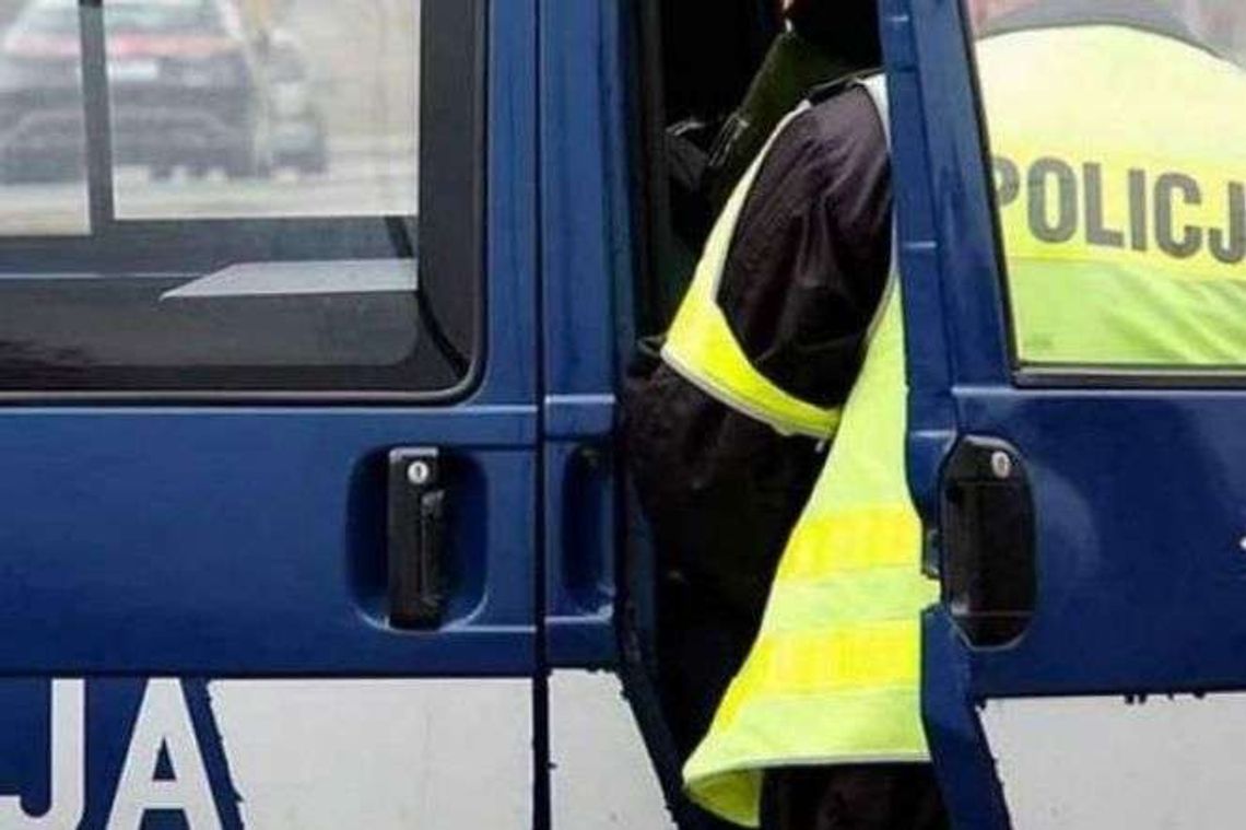 Adamów: Kierowca ugryzł policjanta w rękę Adamów: Kierowca ugryzł policjanta w rękę