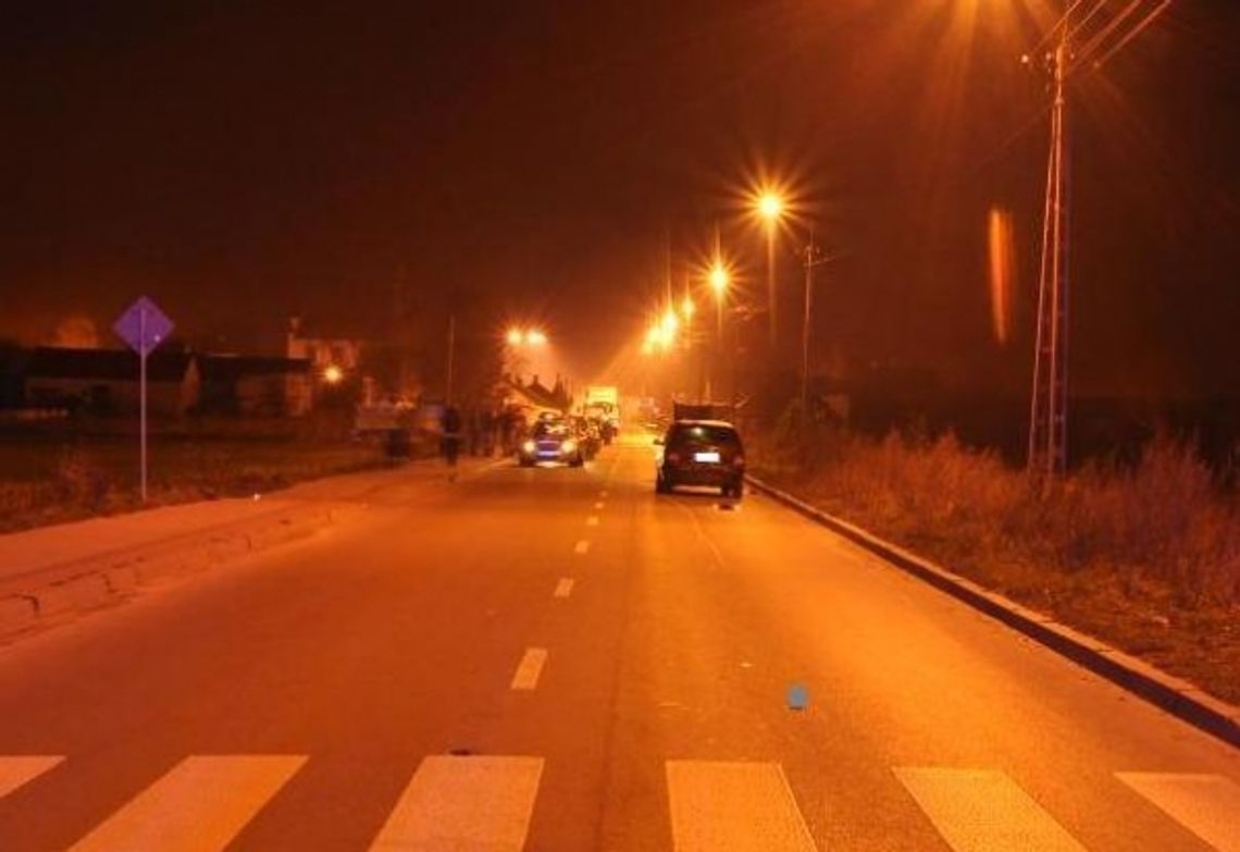 Adamów: Samochód potrącił pieszą na pasach, zginęła