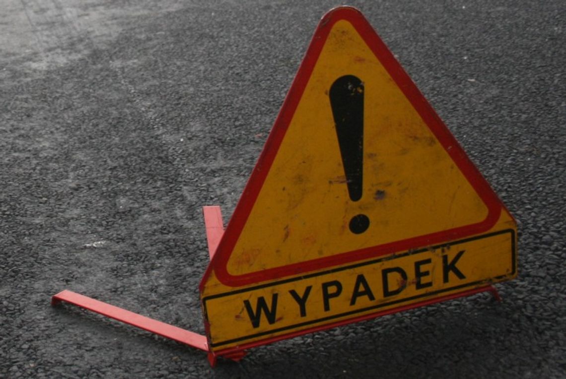 Adamów: Zderzenie samochodu osobowego z motorowerem Adamów: Zderzenie samochodu osobowego z motorowerem