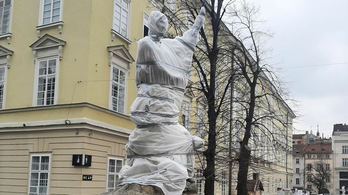 Adonis i Neptun w potrzebie. Lublinianie pomagają ochronić zabytki Lwowa