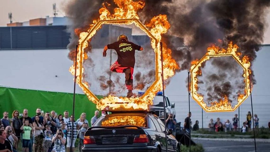 Adrenalina na maksymalnych obrotach. Show kaskaderskie pełne ekstremalnych wrażeń