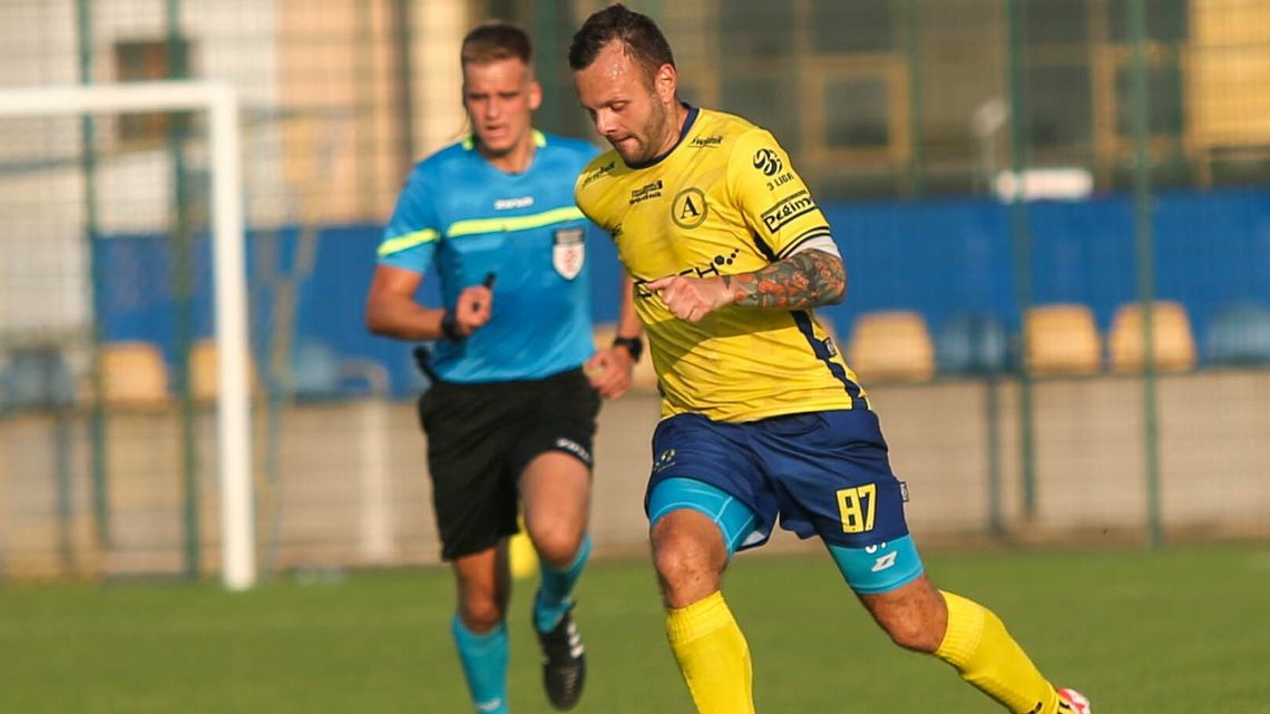 Adrian Paluchowski znowu strzela. Avia w końcówce pokonała Stara Starachowice