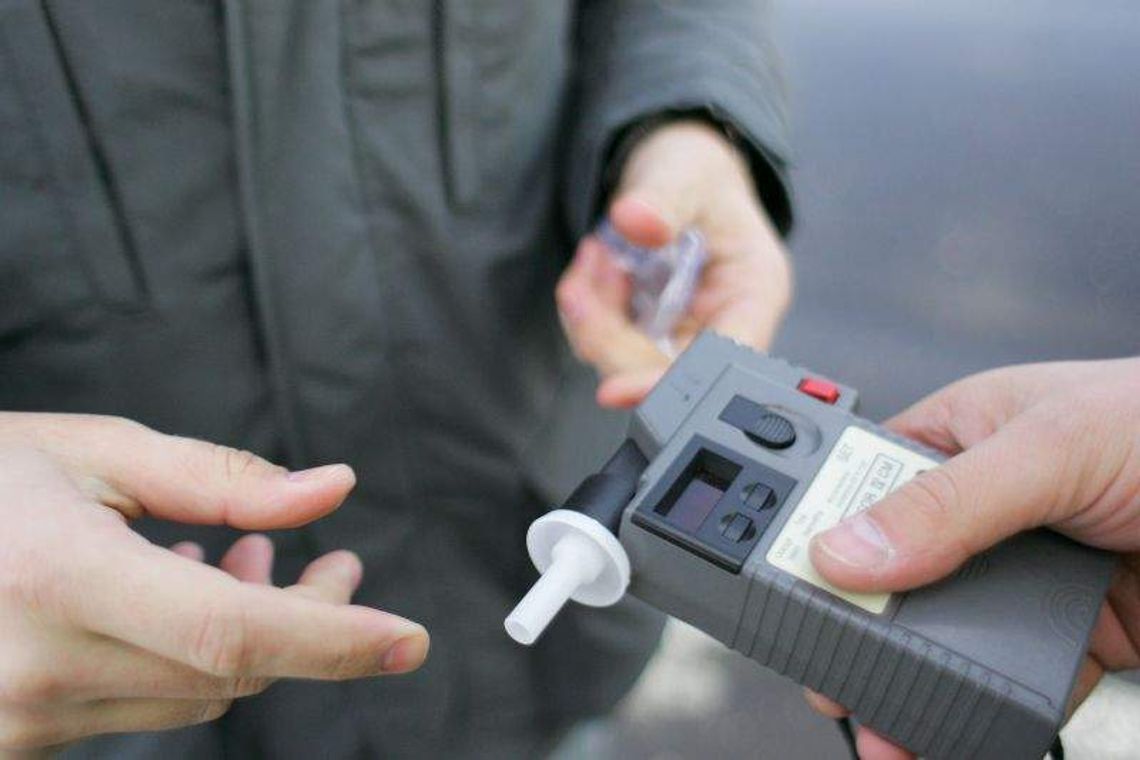 Adwokat wypił i pojechał. Kwestionuje badanie alkomatem