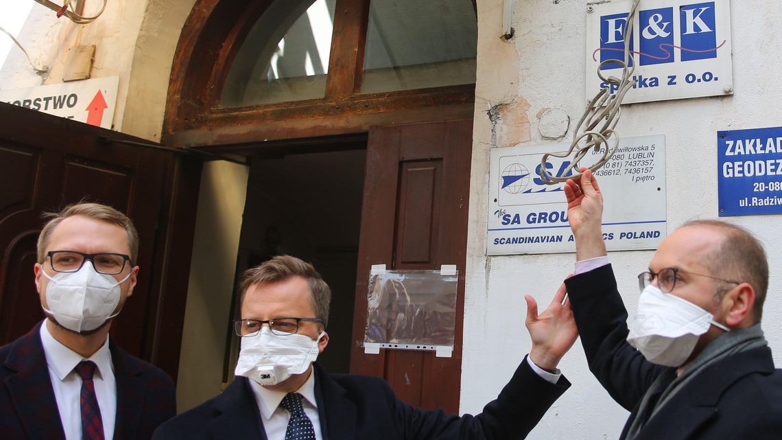 Afera respiratorowa i firma z Lublina. Nie ma sprzętu, a pieniądze "wyparowały"? Afera respiratorowa i firma z Lublina. Nie ma sprzętu, a pieniądze "wyparowały"?