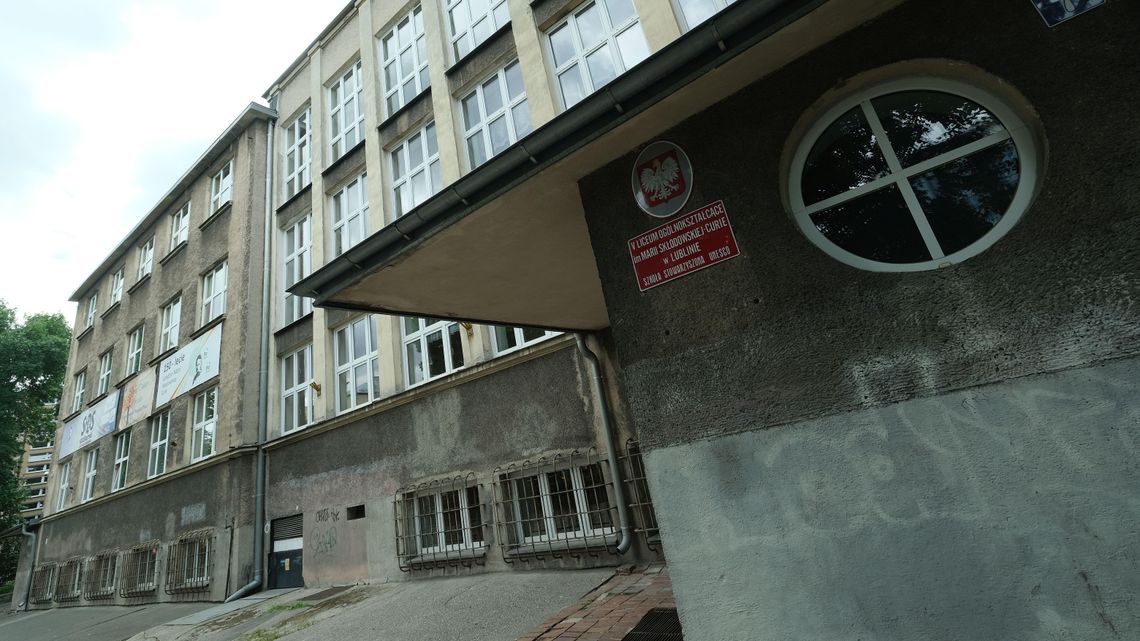 Afera w 5 LO w Lublinie, długa lista nieprawidłowości. Ratusz: Dyrektor zostaje