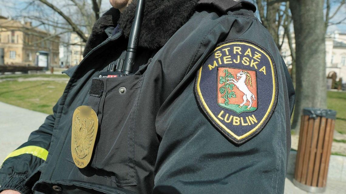 Afera w Straży Miejskiej w Lublinie. Naczelnik podkradał z darów dla uchodźców?
